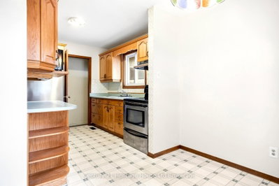 34 Dudley Crescent • London South, ON photo 8