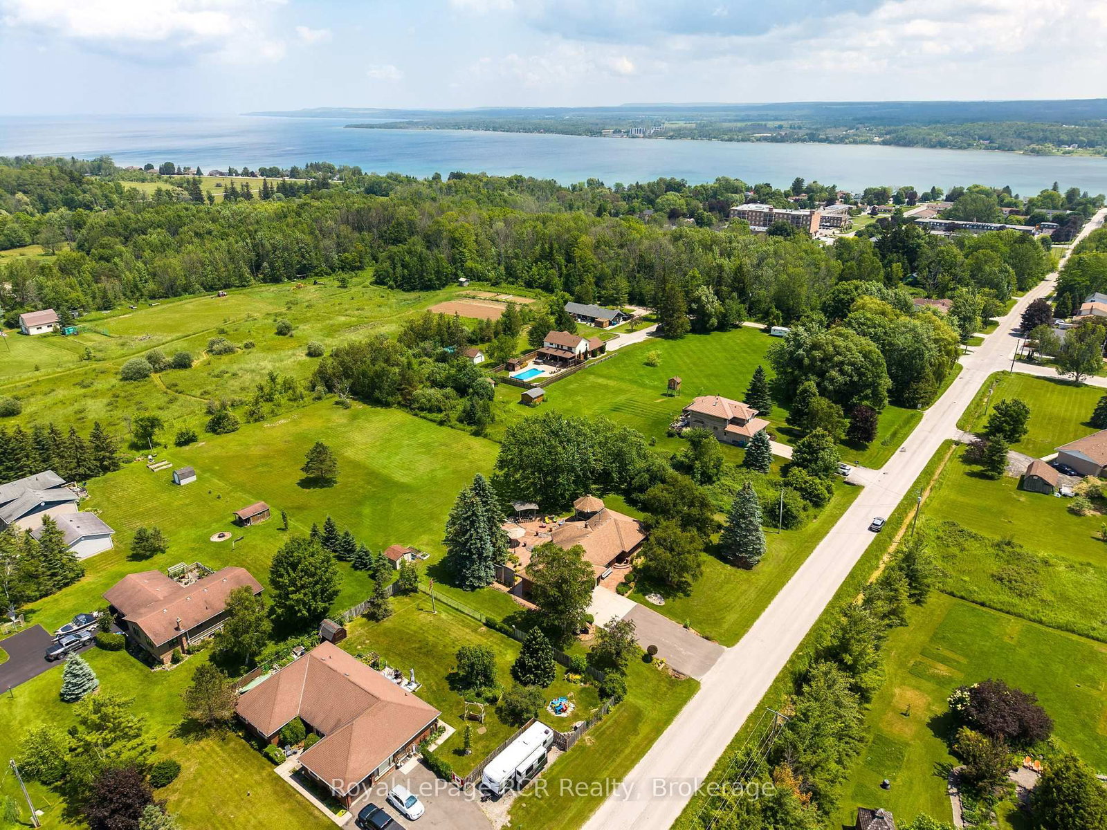935 27th Street W • Georgian Bluffs, ON photo 42