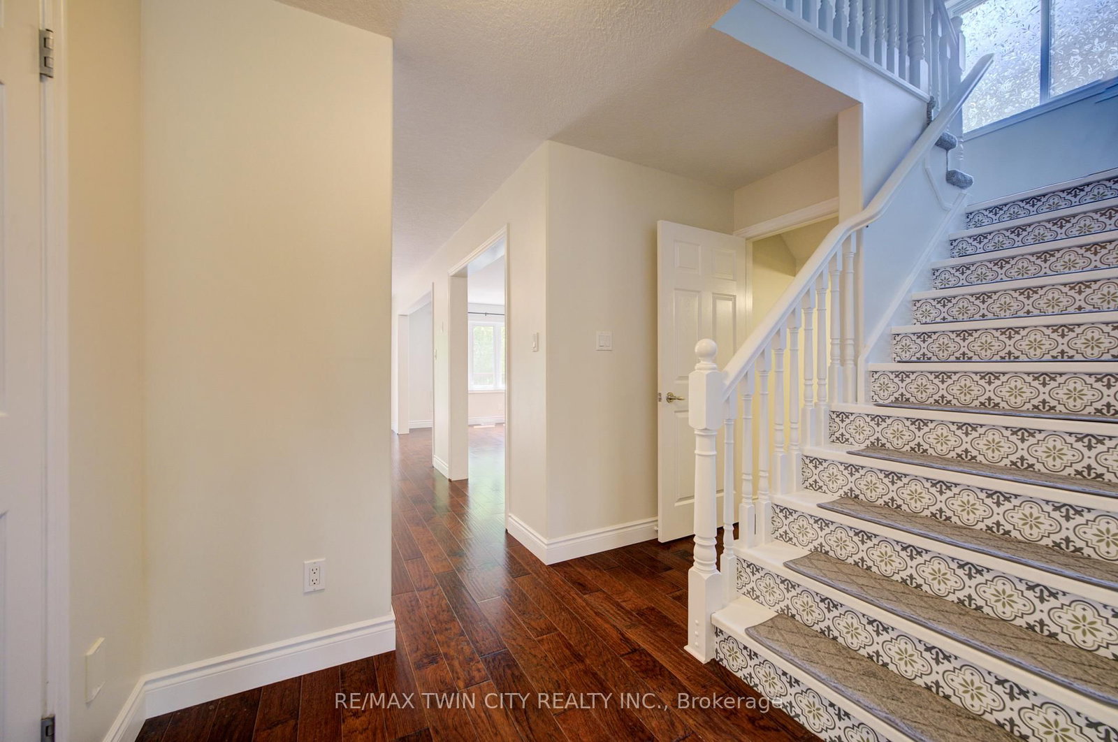 569 Violet Street • Waterloo, ON photo 4