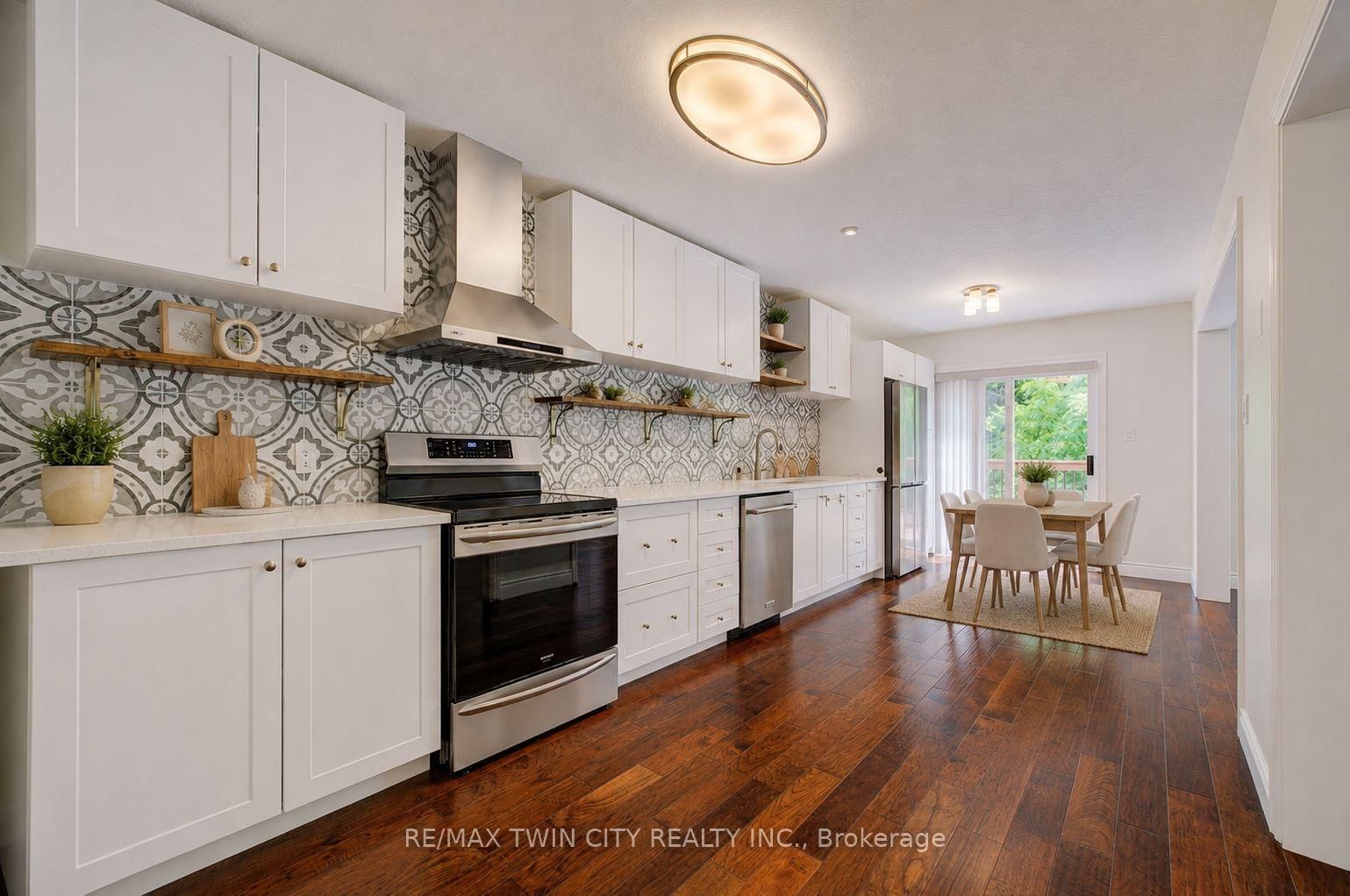 569 Violet Street • Waterloo, ON photo 6