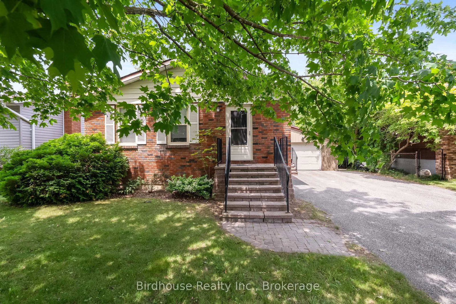 10 Oak Street • Kawartha Lakes, ON photo 3