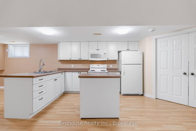 10 Oak Street • Kawartha Lakes, ON photo 6