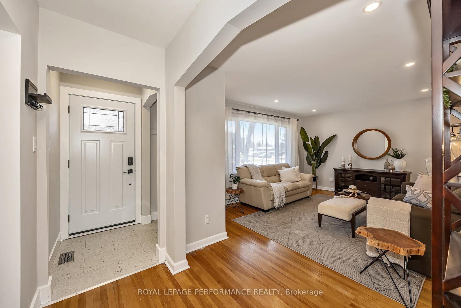 1960 Othello Avenue • Ottawa, ON photo 3