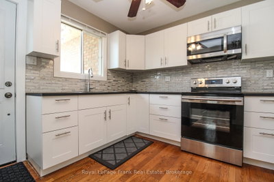 938 Parkhill Road W — photo 5