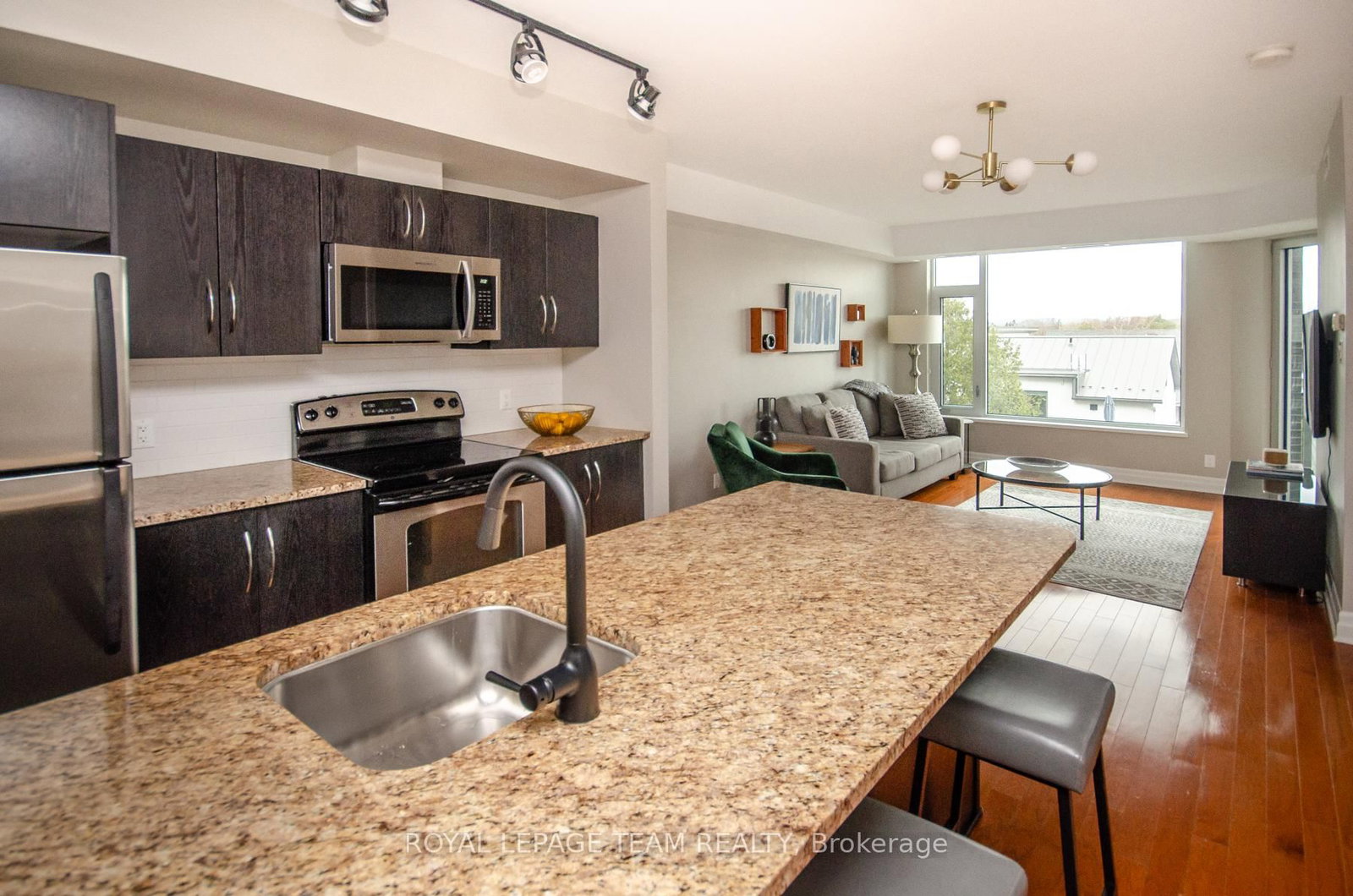 1433 WELLINGTON Street W • #302 • Ottawa, ON photo 3
