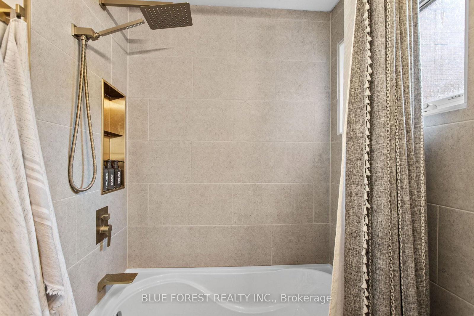 295 Buller Street • Woodstock, ON photo 21