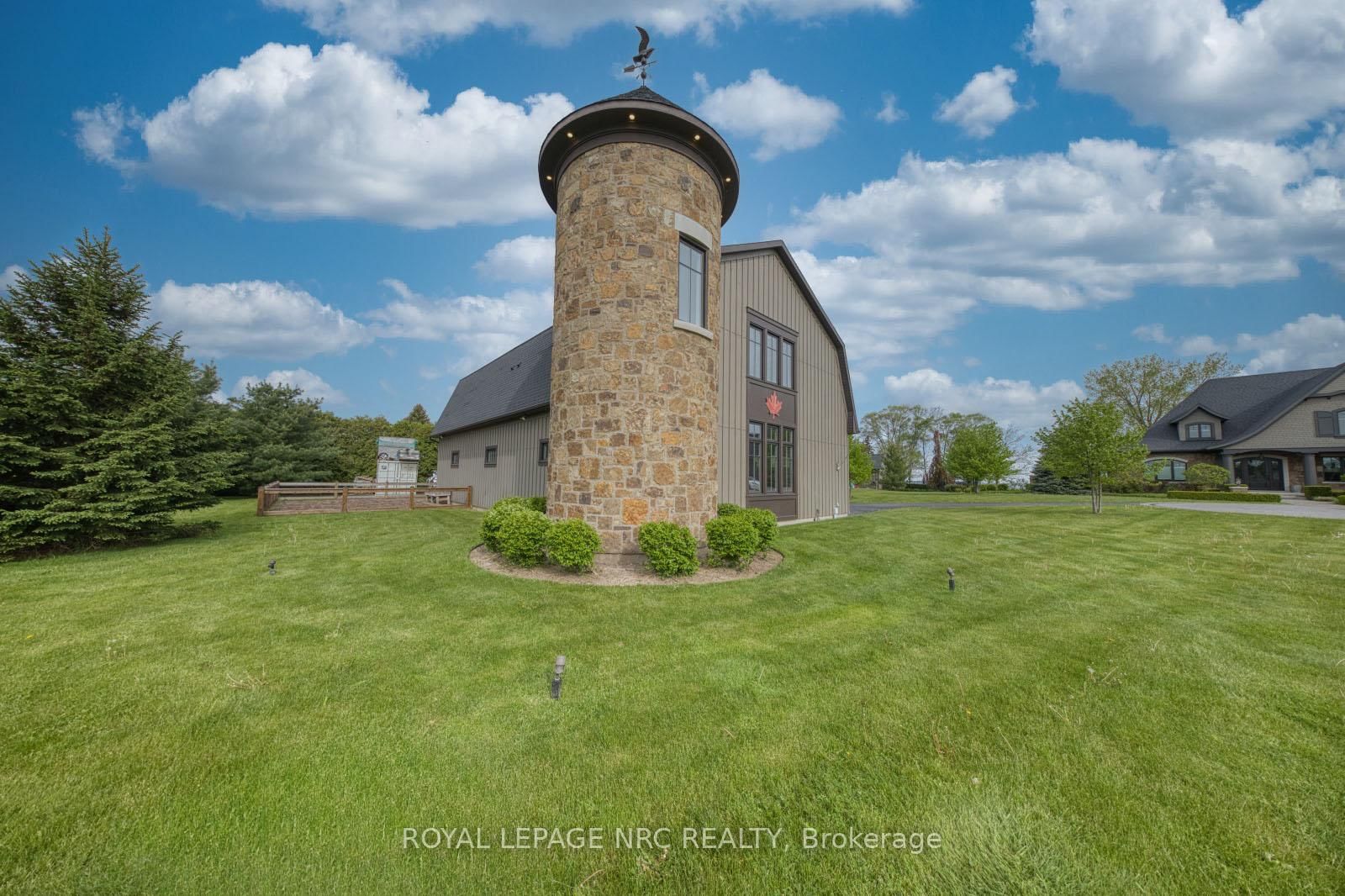 1234 Lakeshore Road • Niagara-on-the-Lake, ON photo 11