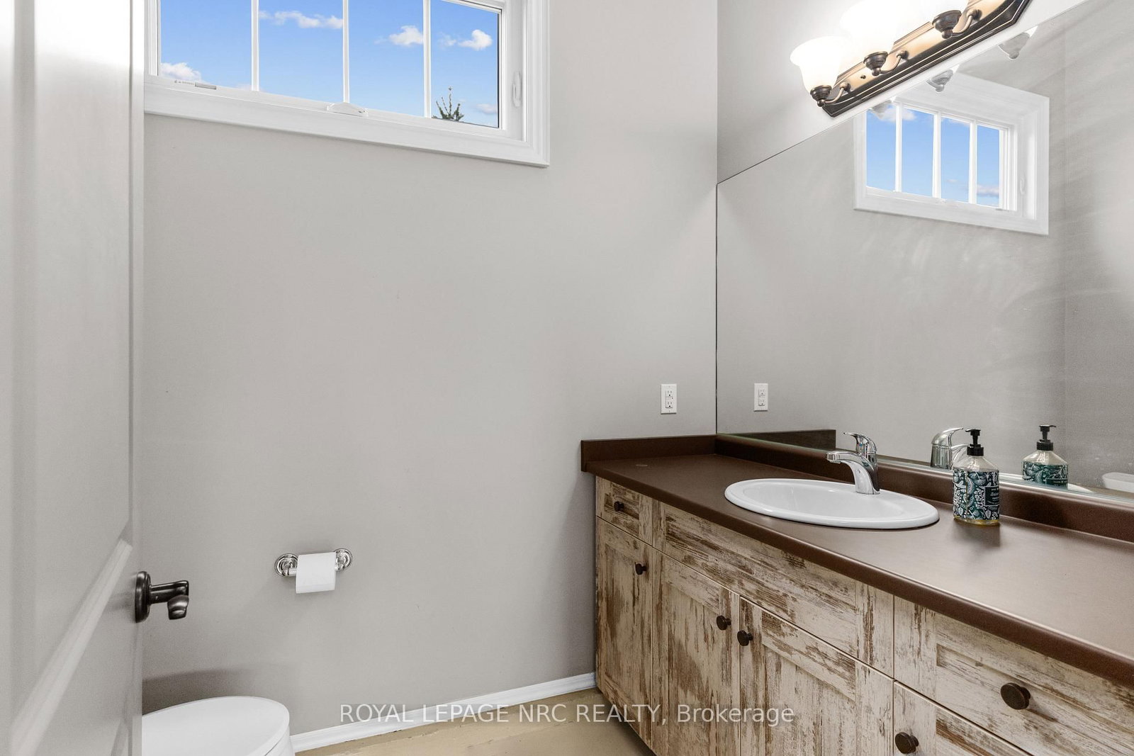 1234 Lakeshore Road • Niagara-on-the-Lake, ON photo 12