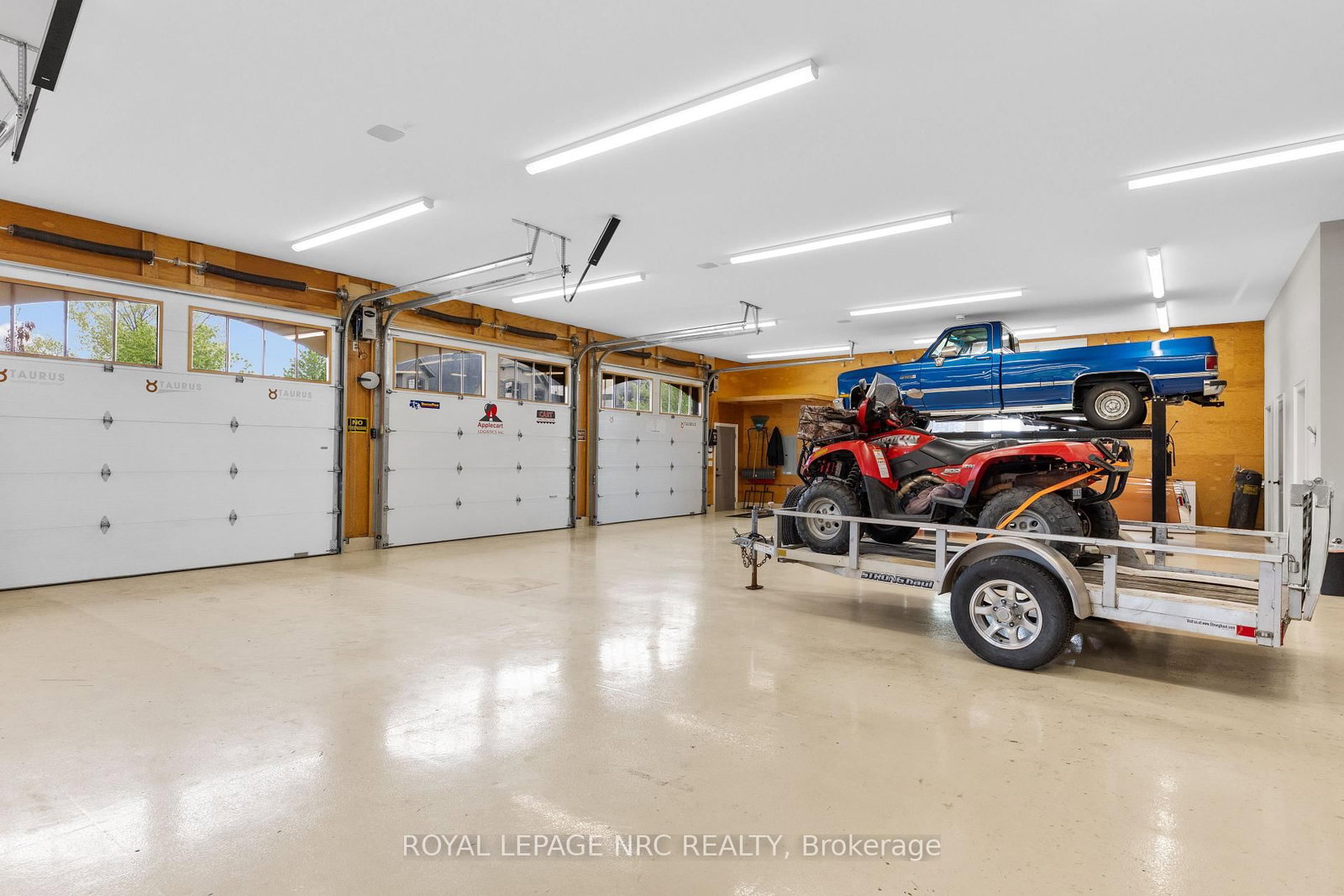 1234 Lakeshore Road • Niagara-on-the-Lake, ON photo 15