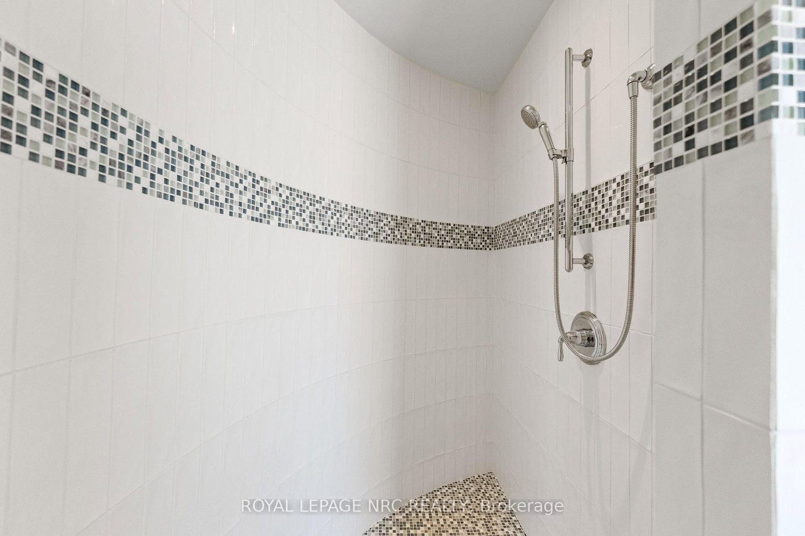 1234 Lakeshore Road • Niagara-on-the-Lake, ON photo 17