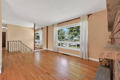 738 Stiles Crescent • Ottawa, ON photo 9