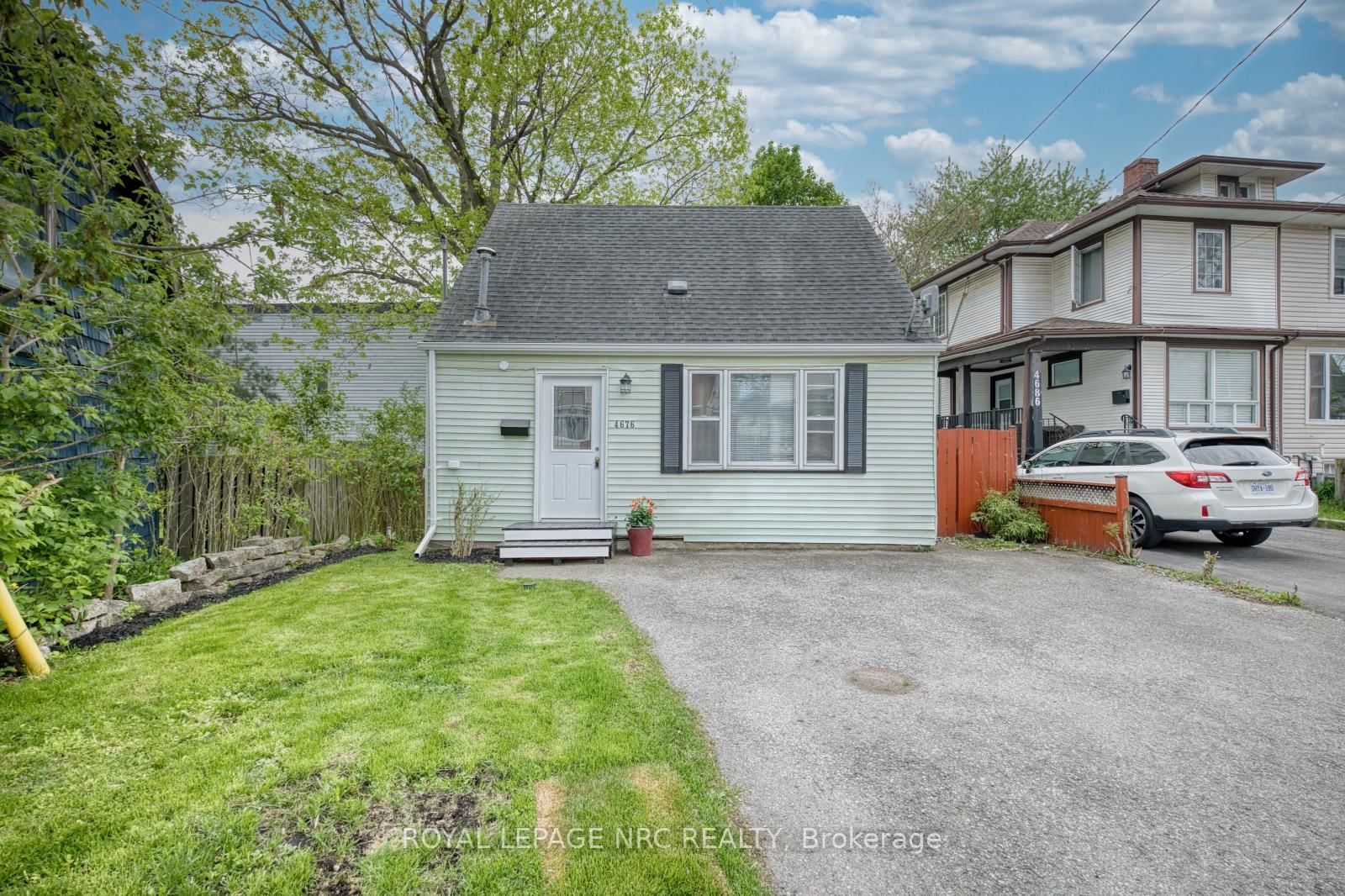 4676 McDougall Crescent • Niagara Falls, ON photo 1
