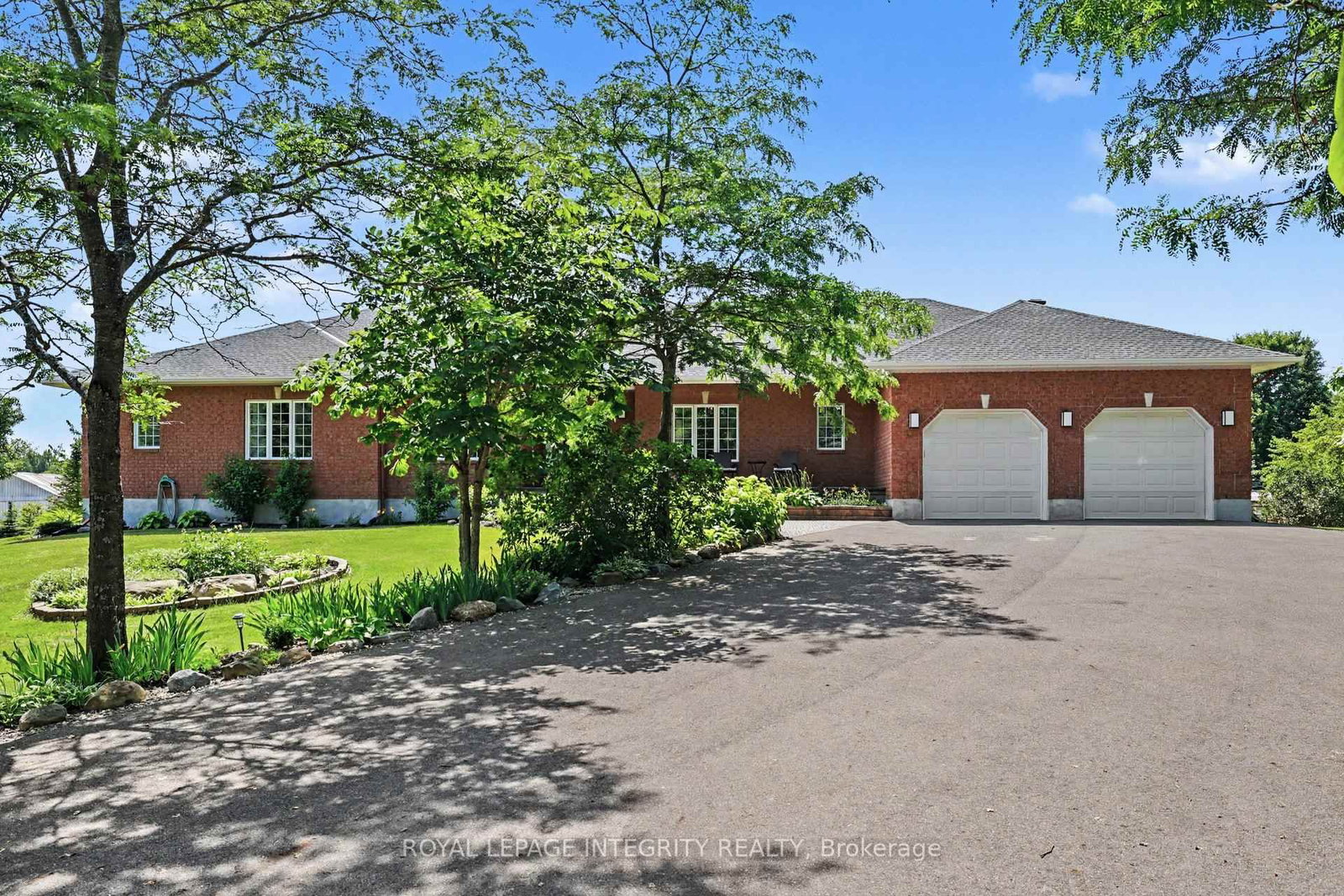 2602 Manotick Station Road • Osgoode, ON photo 2