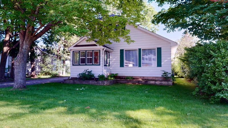 621 11th Street W