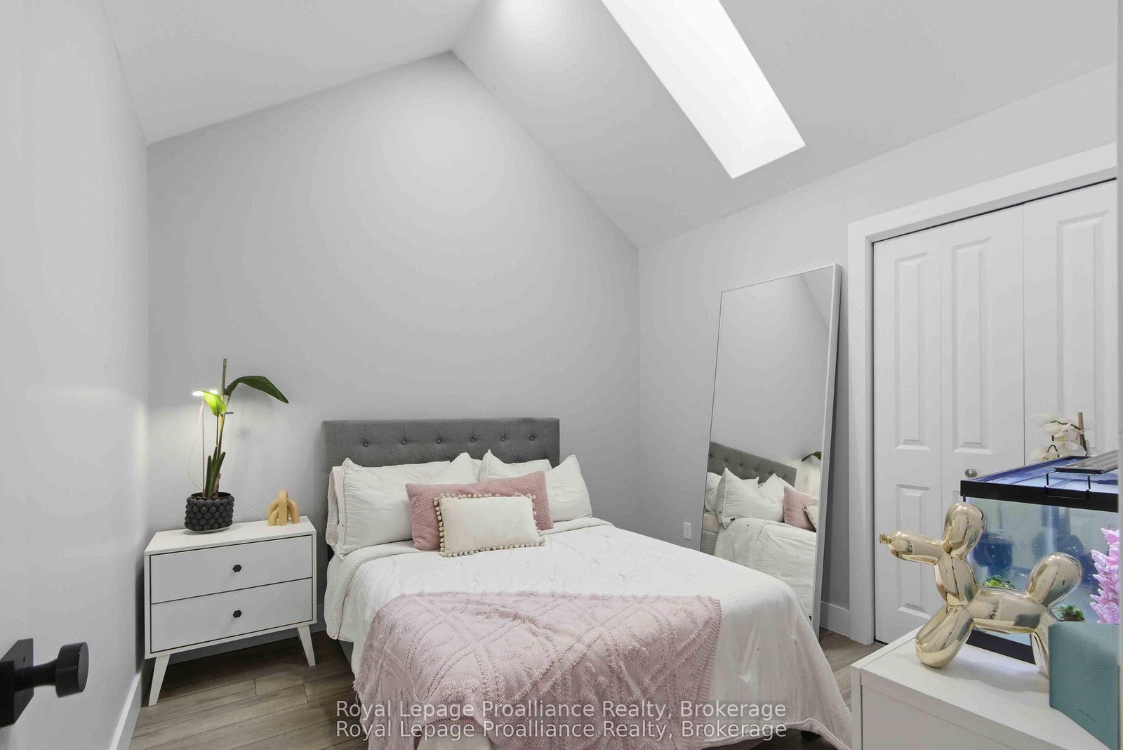 24 Buchanan Avenue • Prince Edward County, ON photo 18