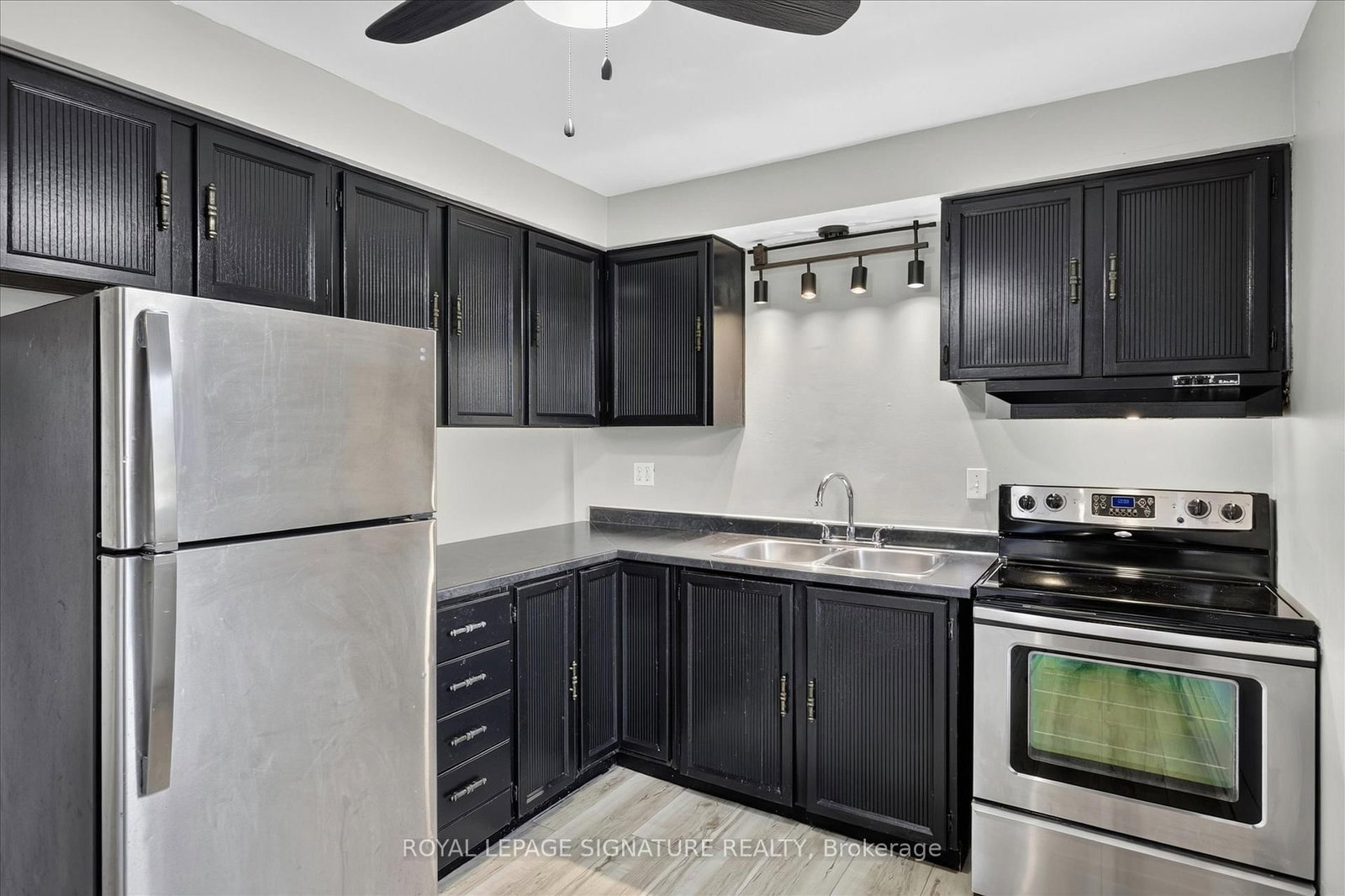 30 CHAMPLAIN Crescent • #36 • Peterborough, ON photo 17