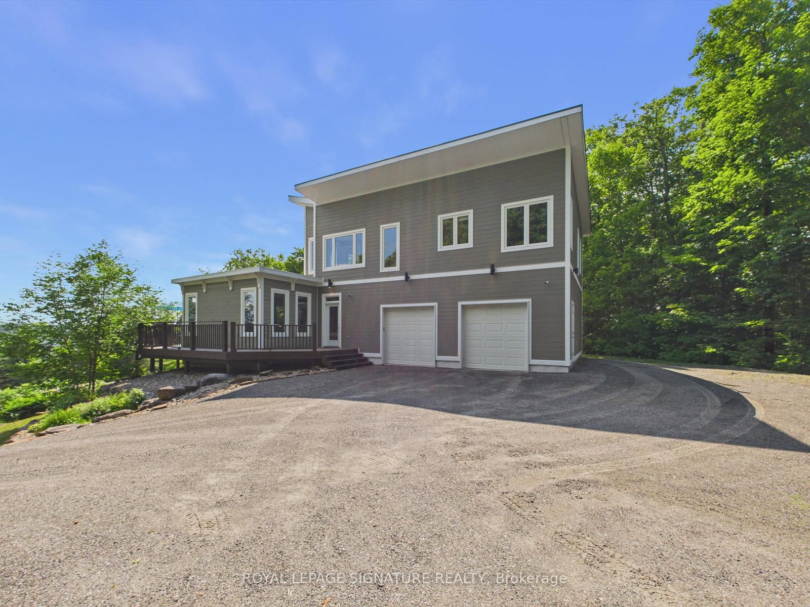 180 Allison's Point Road • Huntsville, ON photo 1