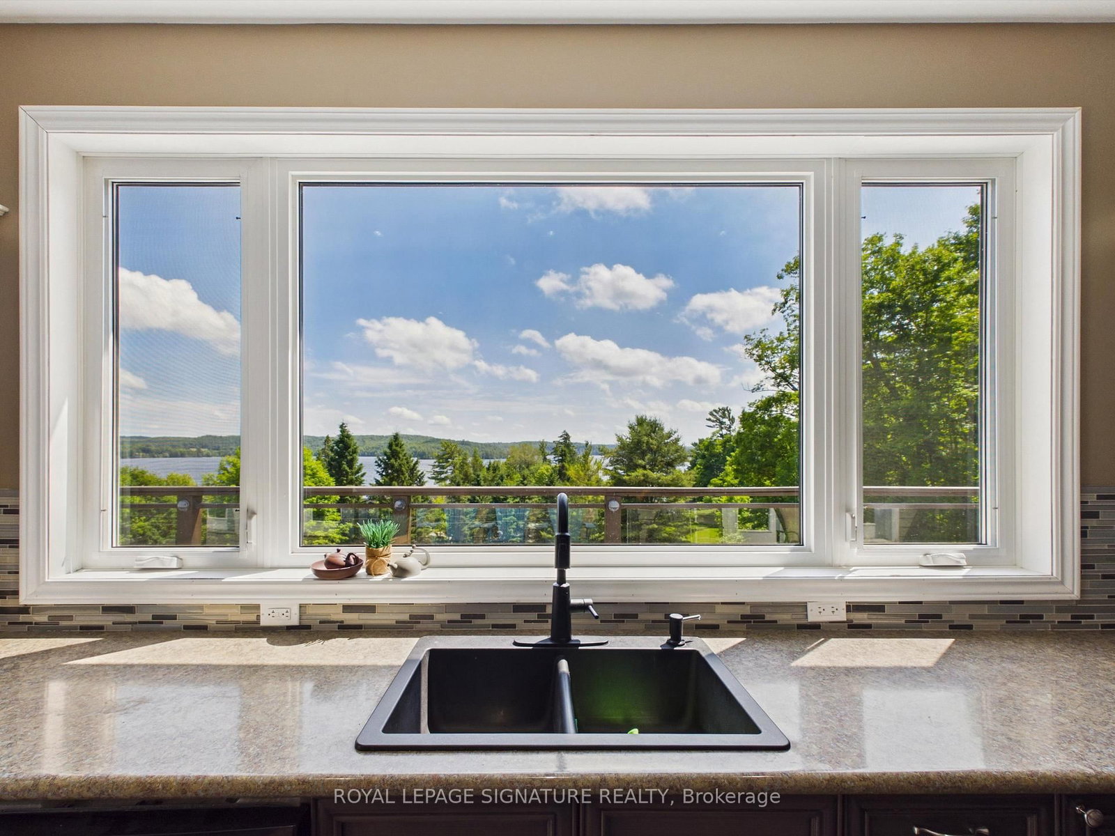 180 Allison's Point Road • Huntsville, ON photo 10