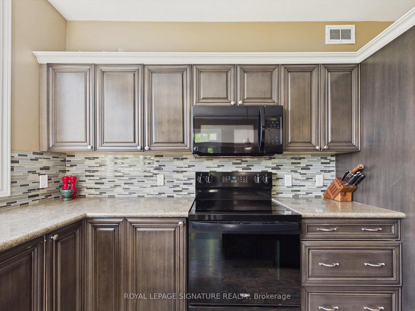180 Allison's Point Road • Huntsville, ON photo 12