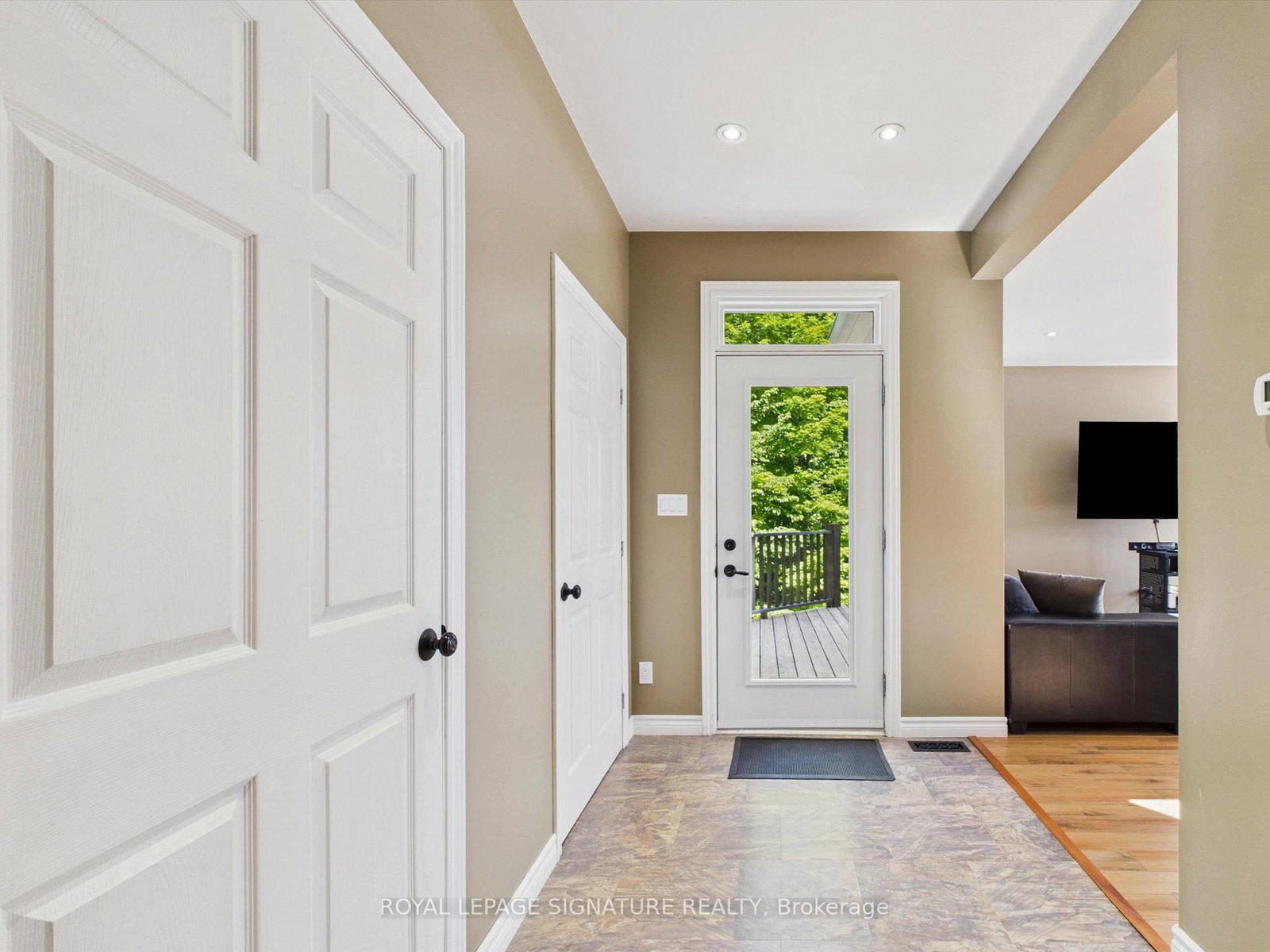 180 Allison's Point Road • Huntsville, ON photo 2
