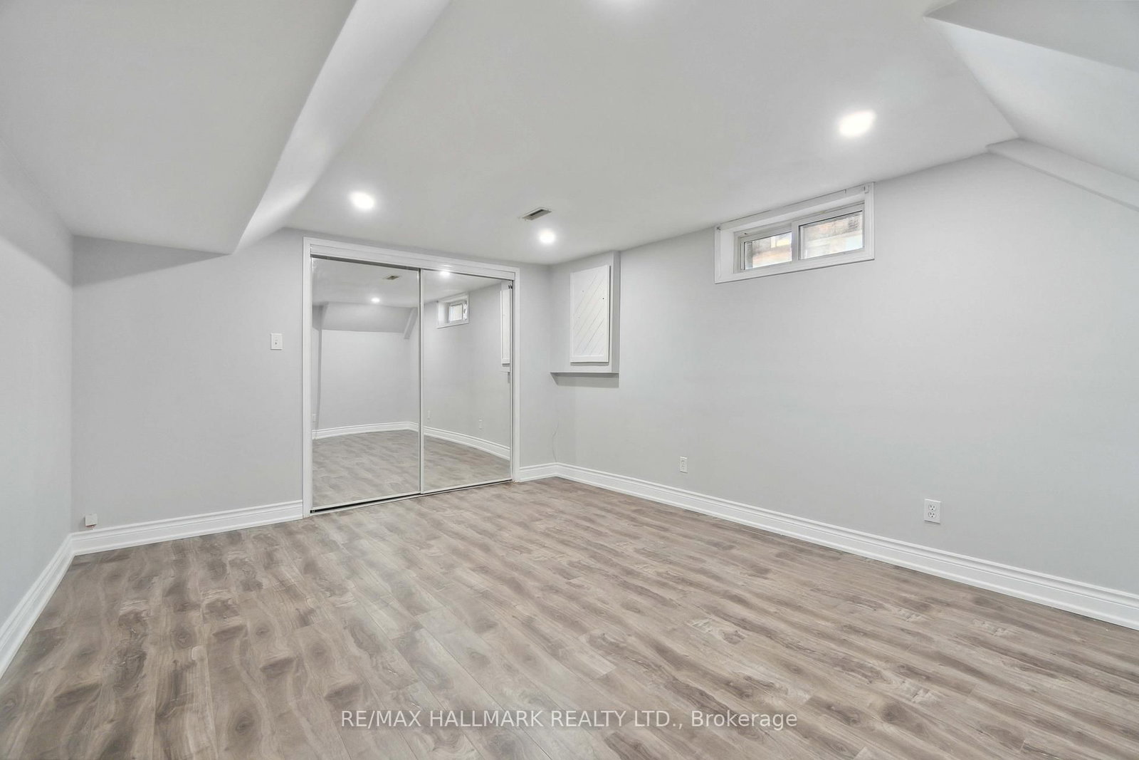 91 Boston (Lower) Crescent, Hamilton 4