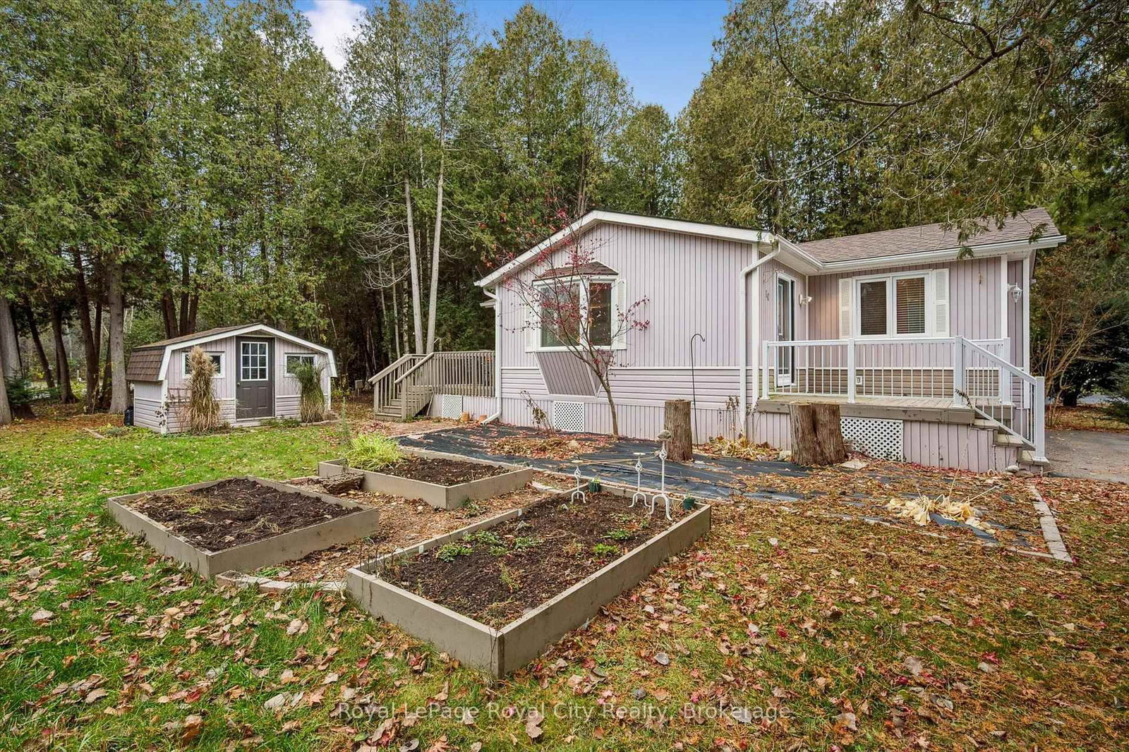 10 Spruce Avenue • Puslinch, ON photo 2