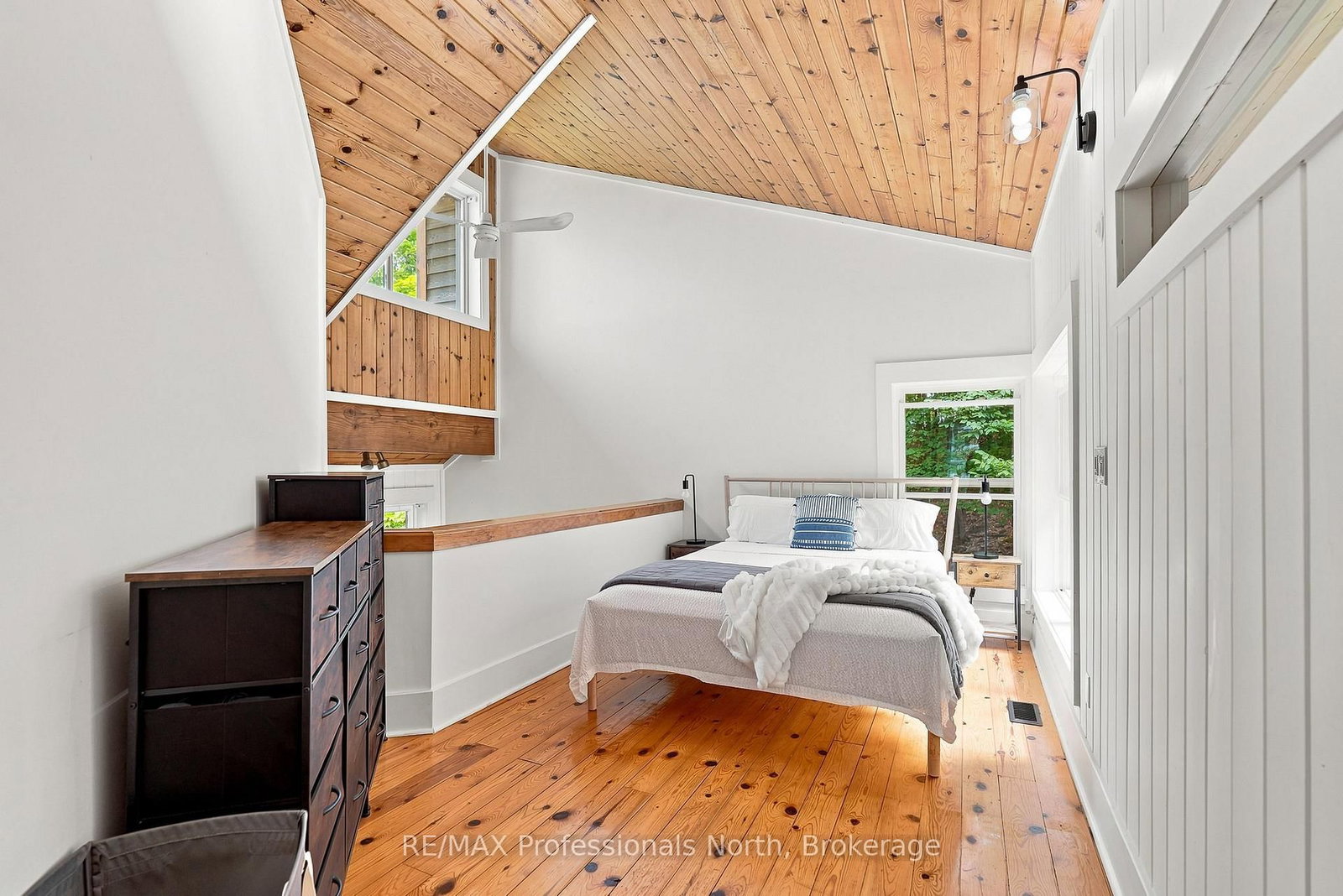 869 North Mary Lake Road • Huntsville, ON photo 33