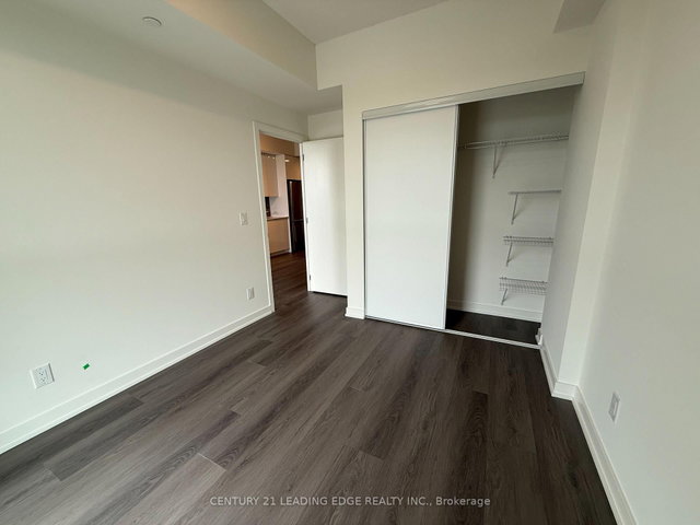 712 - 33 Erie Avenue