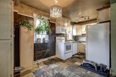 371 FLANDERS Row • London East, ON photo 9
