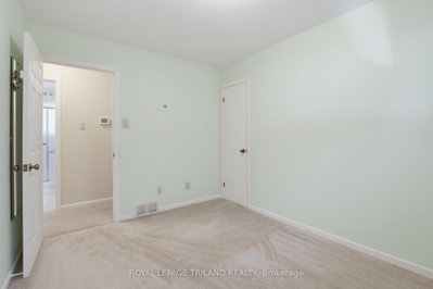 115 Champlain Crescent • London East, ON photo 9