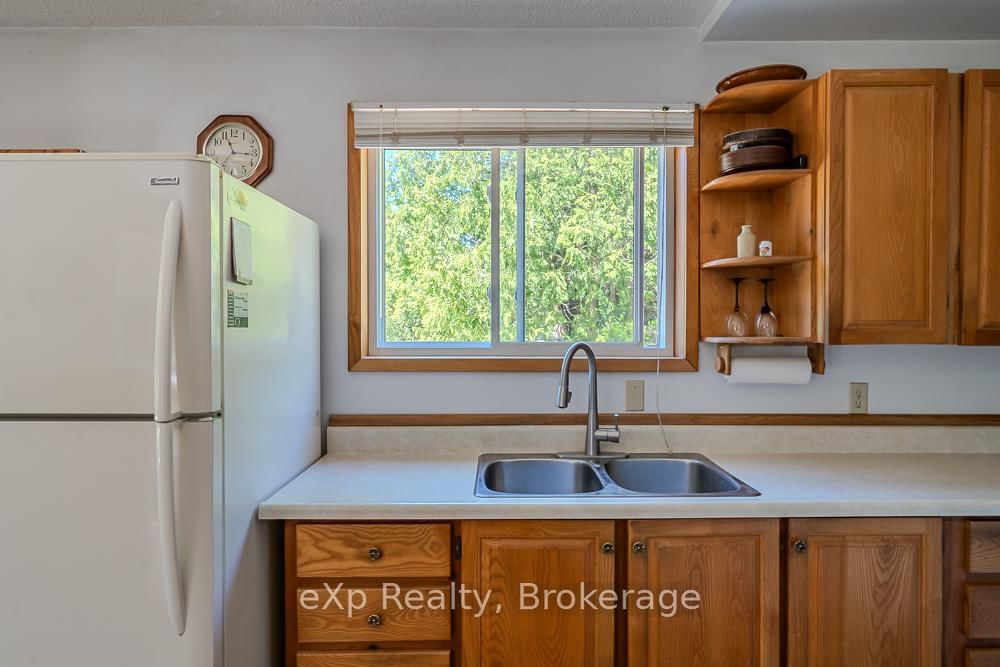 11 Marigold Street • South Bruce Peninsula, ON photo 2