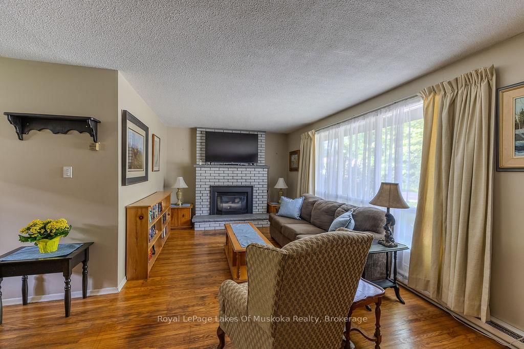 880 Sarah Street N • Gravenhurst, ON photo 13