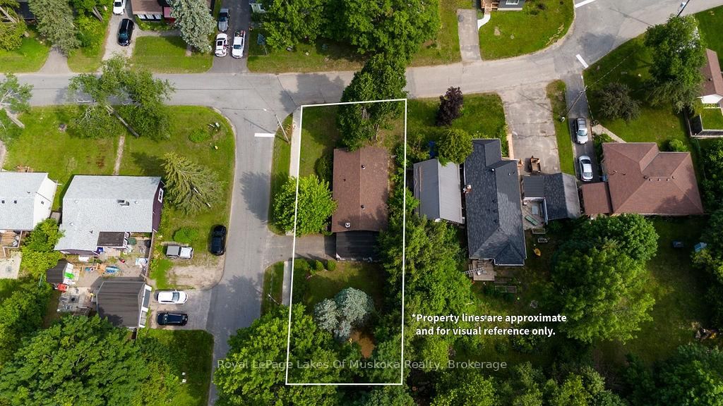 880 Sarah Street N • Gravenhurst, ON photo 5