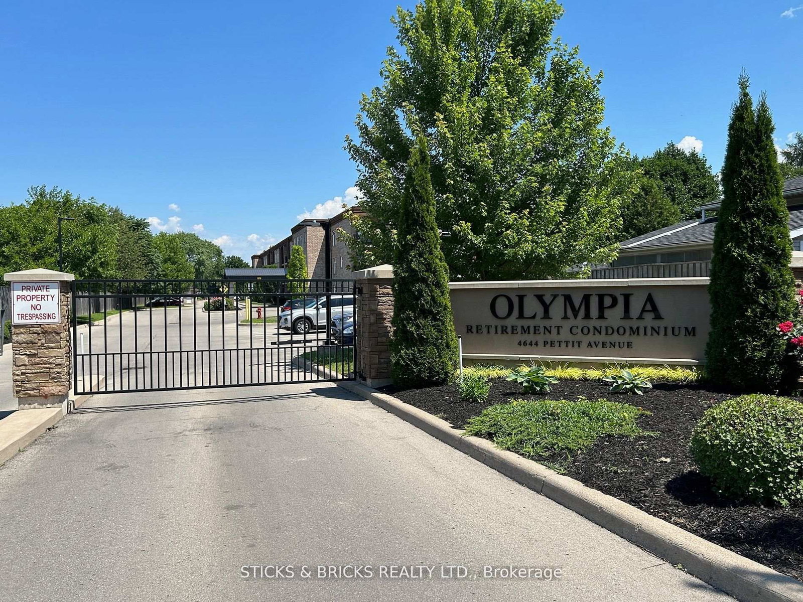 4644 Pettit Avenue • #111 • Niagara Falls, ON photo 2