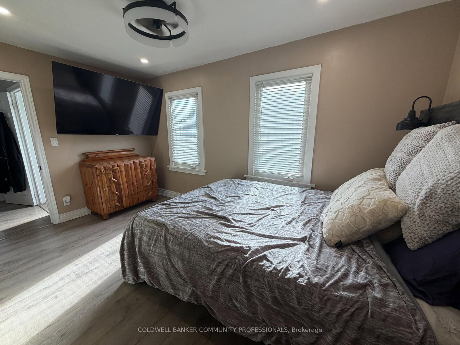 94 Howard Avenue • Hamilton, ON photo 10