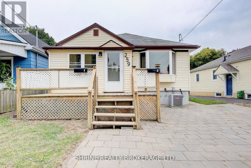 home for lease on 259 Sanders Street W