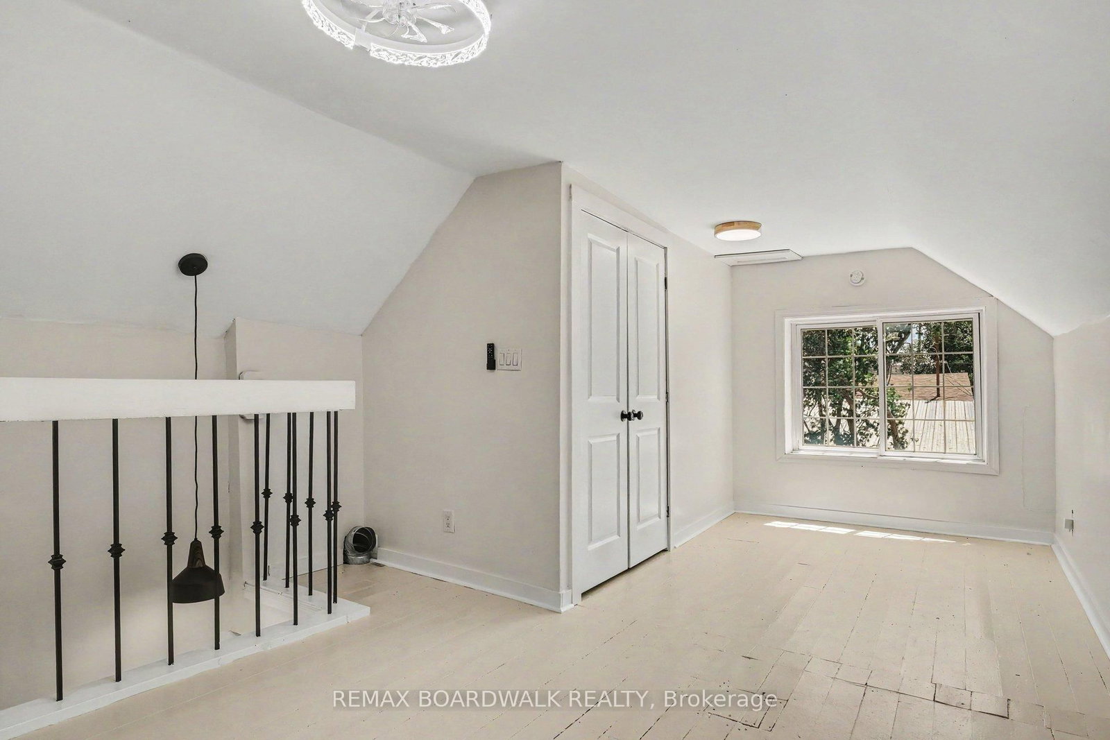 11 S Abbott Street • Smiths Falls, ON photo 15