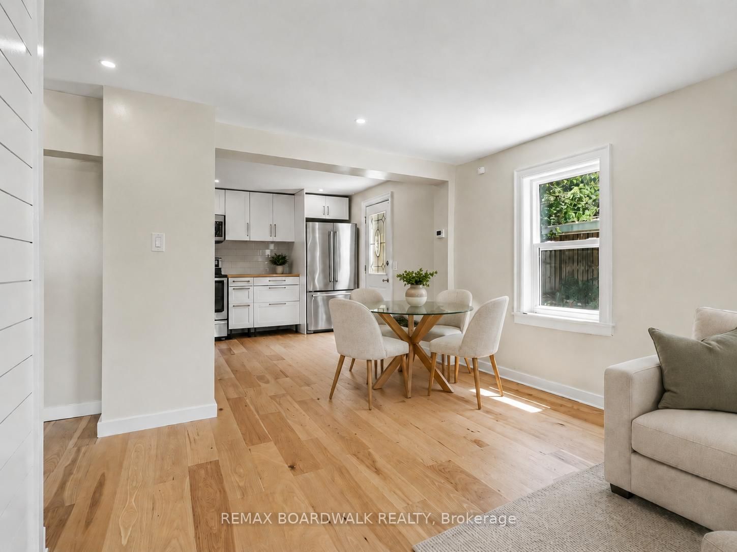 11 S Abbott Street • Smiths Falls, ON photo 9