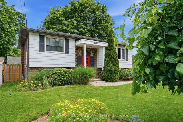 8 Tudor Gate Place