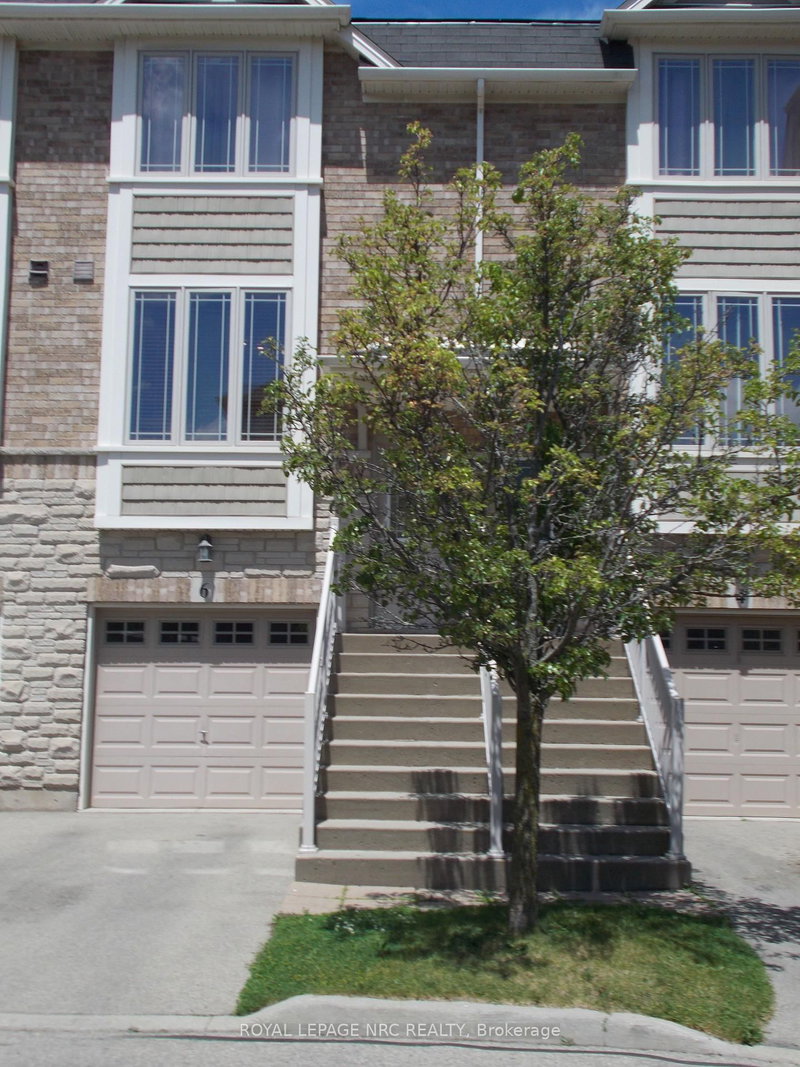 6 - 8 Hemlock Way