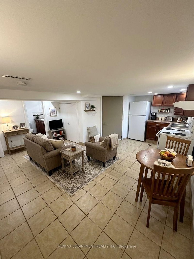 Lower Level - 98 Limeridge Road E