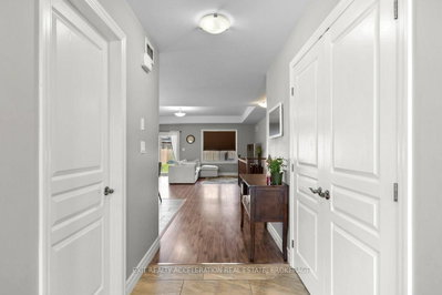 92 Hartwood Crescent — photo 4