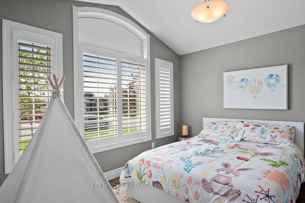 92 Hartwood Crescent • Greater Napanee, ON photo 5