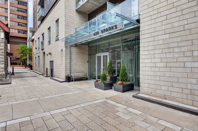 1702 - 428 SPARKS Street