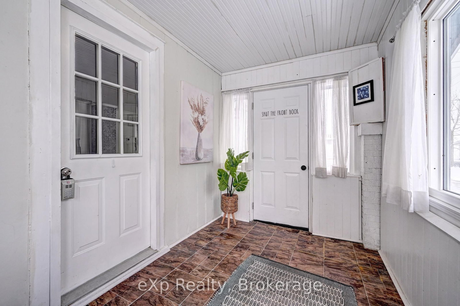 310 N BARBER Avenue • North Perth, ON photo 4