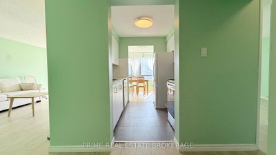 Unit 912 — 570 Proudfoot Lane — photo 4