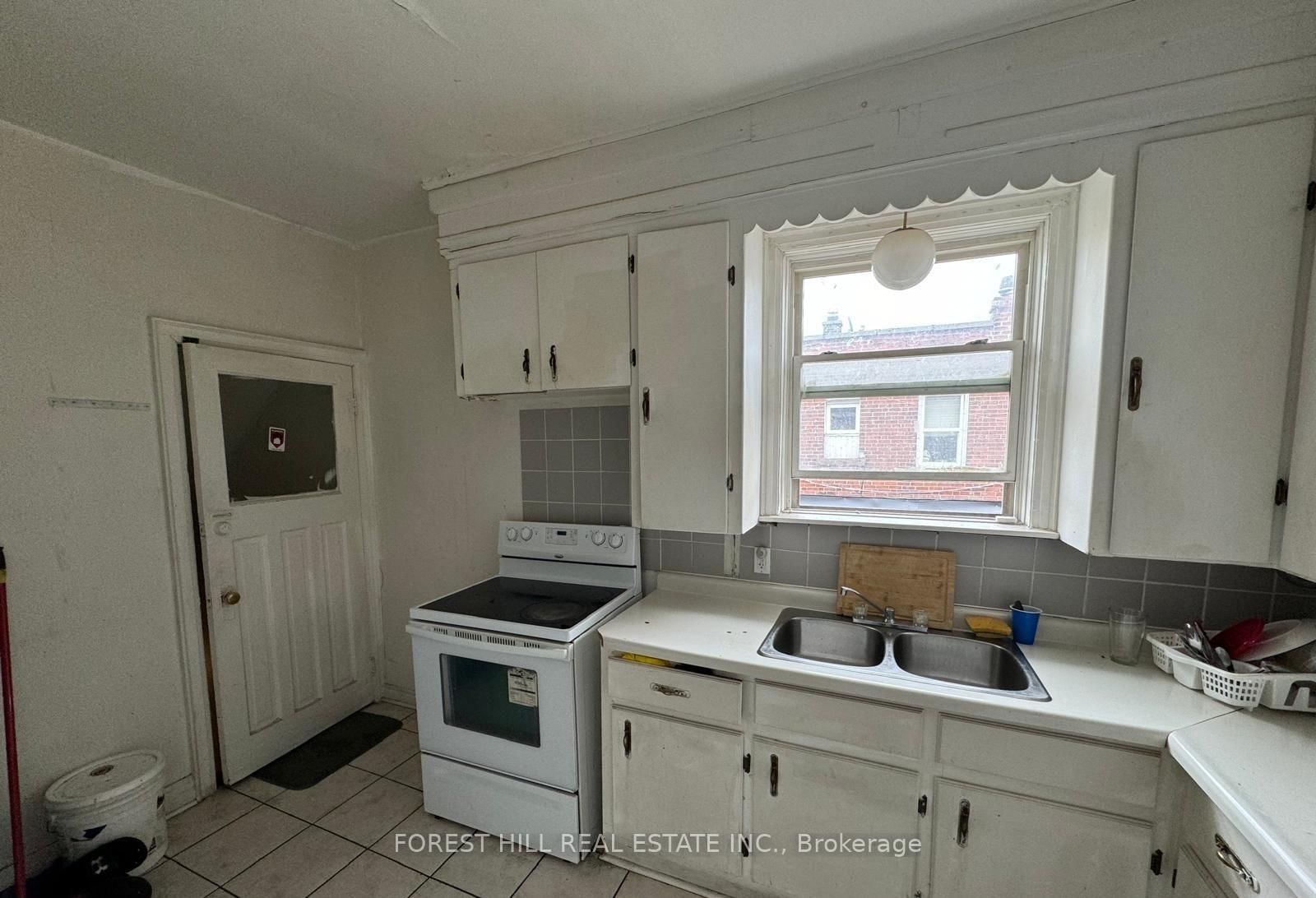 Room 2 Second Floor - 745 Barton Street E, Hamilton 2