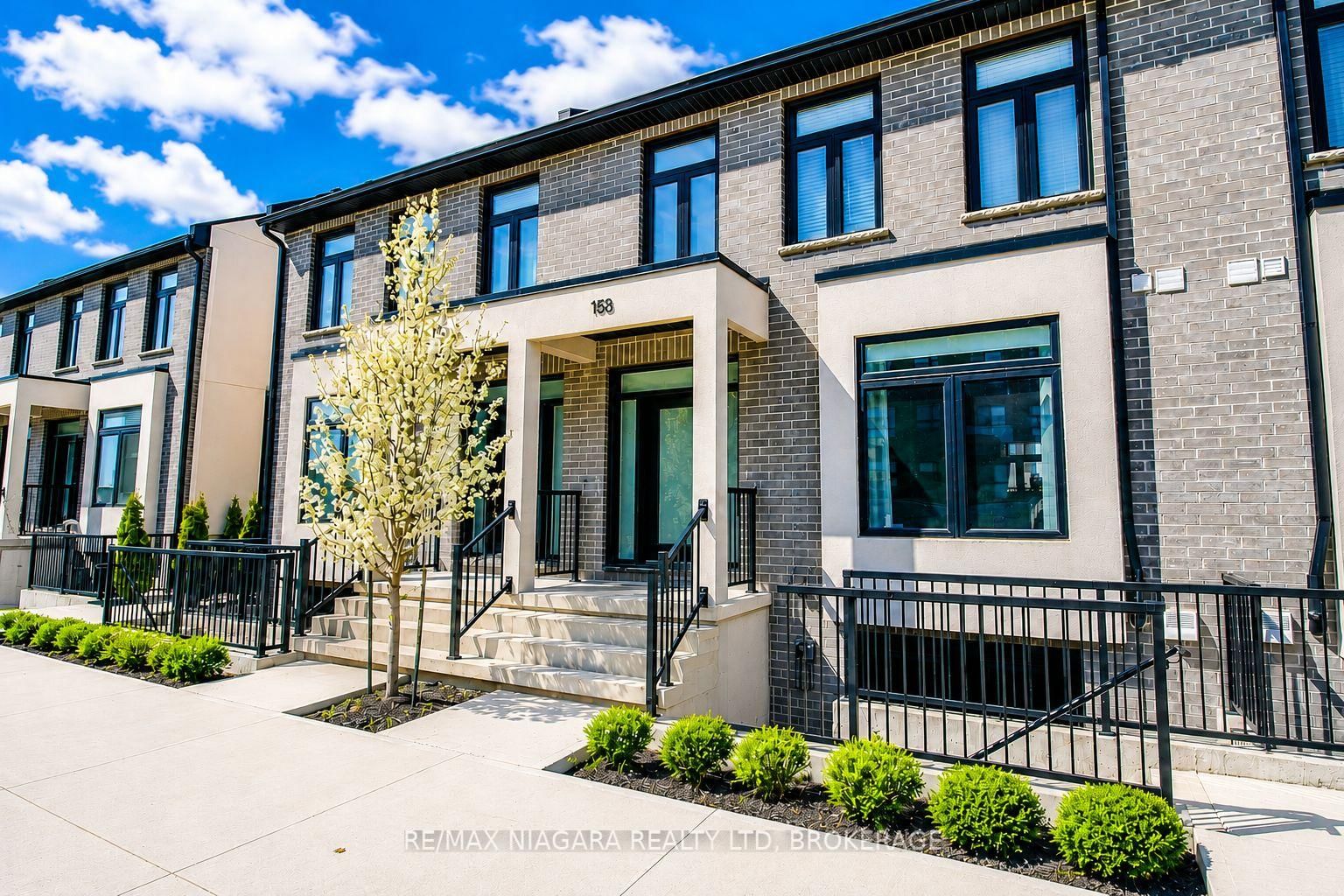 Townhouse for sale at 153 Summersides Boulevard, Pelham, Ontario, L0S 1E6 - Fonthill - MLS: X13521340