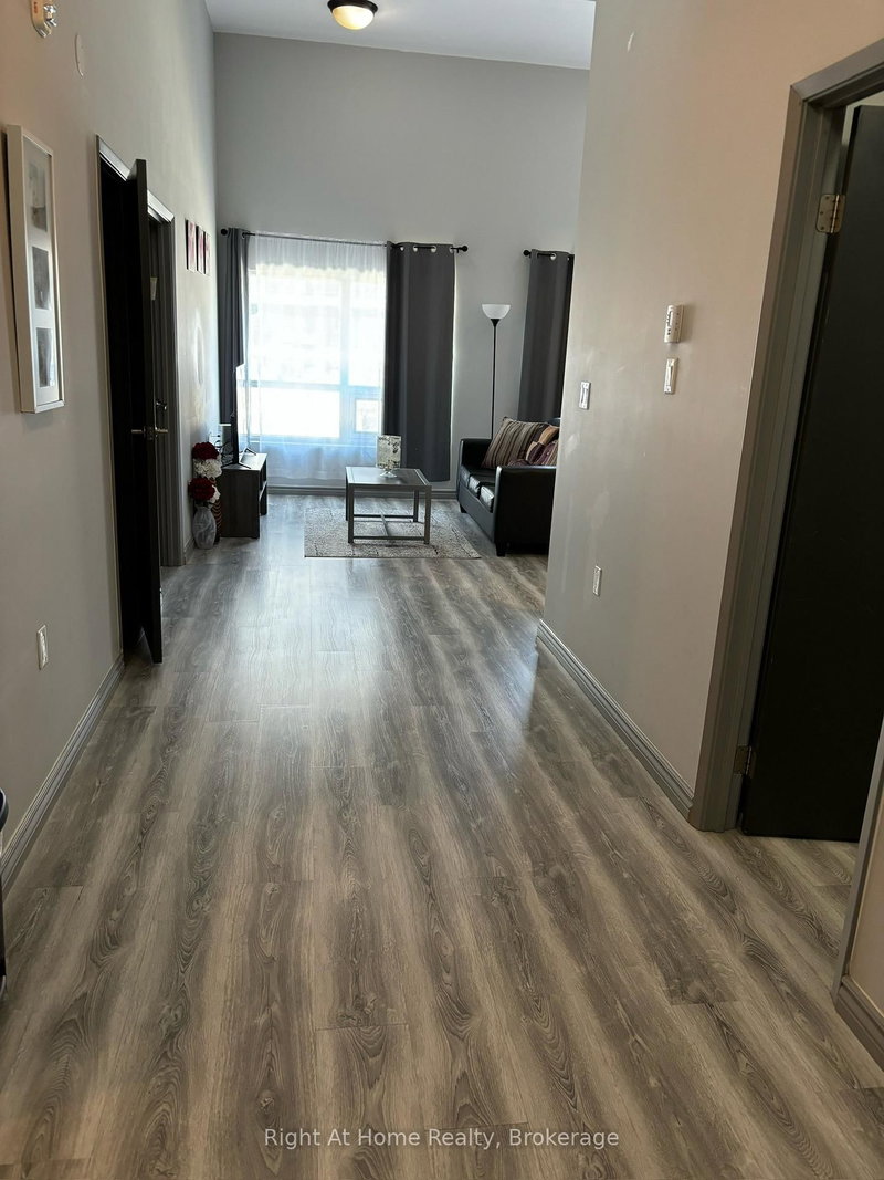 F107 - 275 LARCH Street