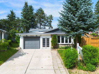 102 Hickory Heights Crescent